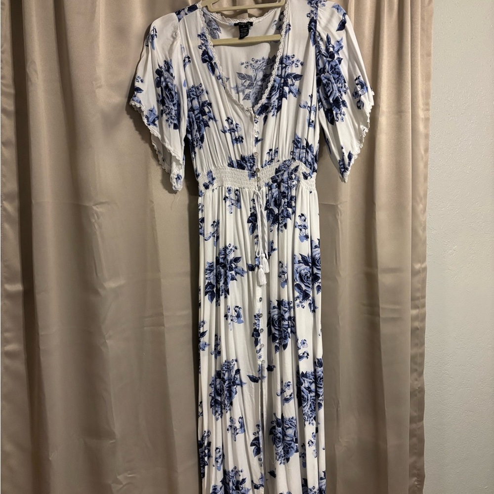 Rue21 White and Blue Floral Maxi Dress